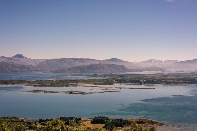 Desiguales oportunidades en áreas ⁣rurales y urbanas